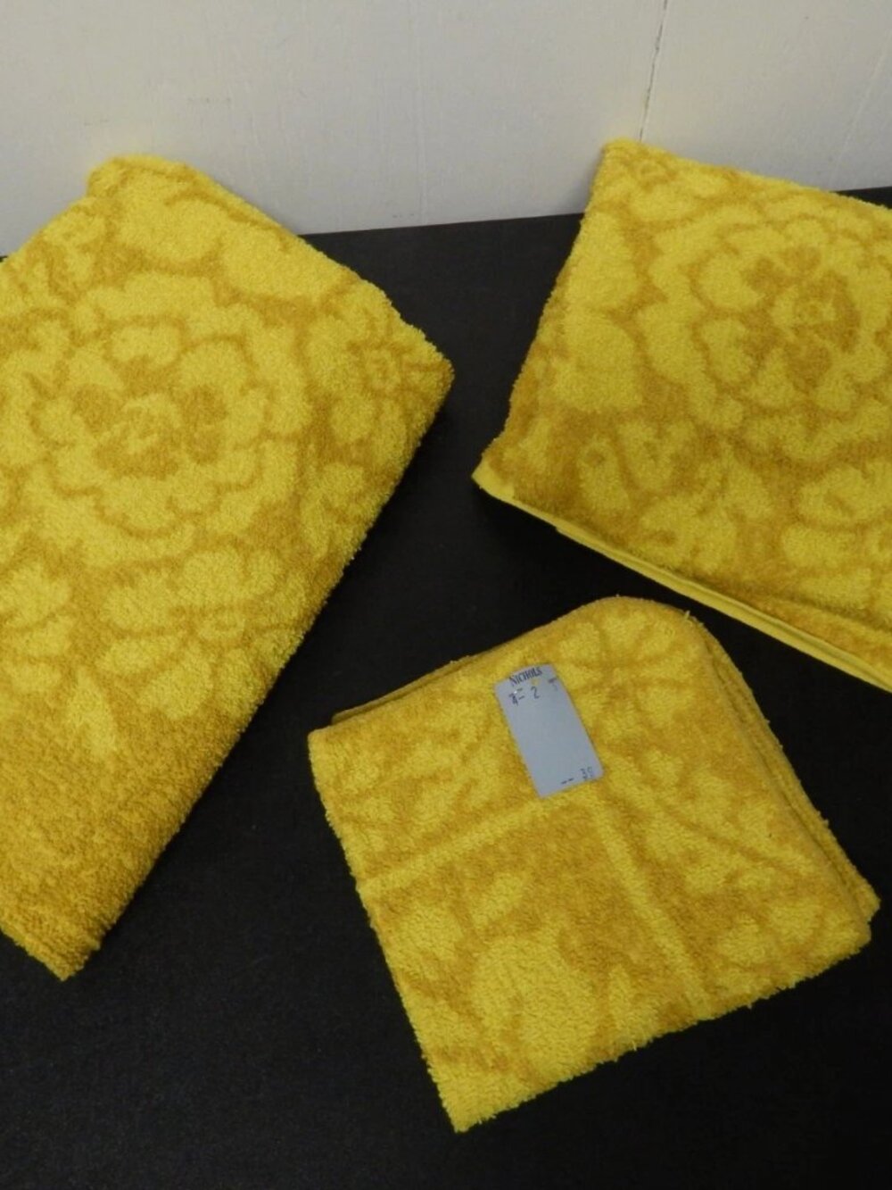 Vintage St Mary's Gold Colored Floral Retro MCM Hand Towels & Washcloth NOS